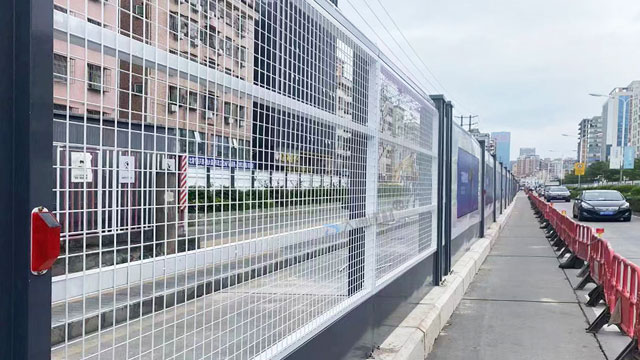 大通工地透視圍擋+A類鋼結構烤漆圍擋 深圳光明區工程案例<